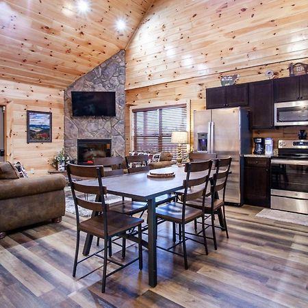 Swimming Bears Lodge 1 With Indoor Pool And Hot Tub Pigeon Forge Exterior foto