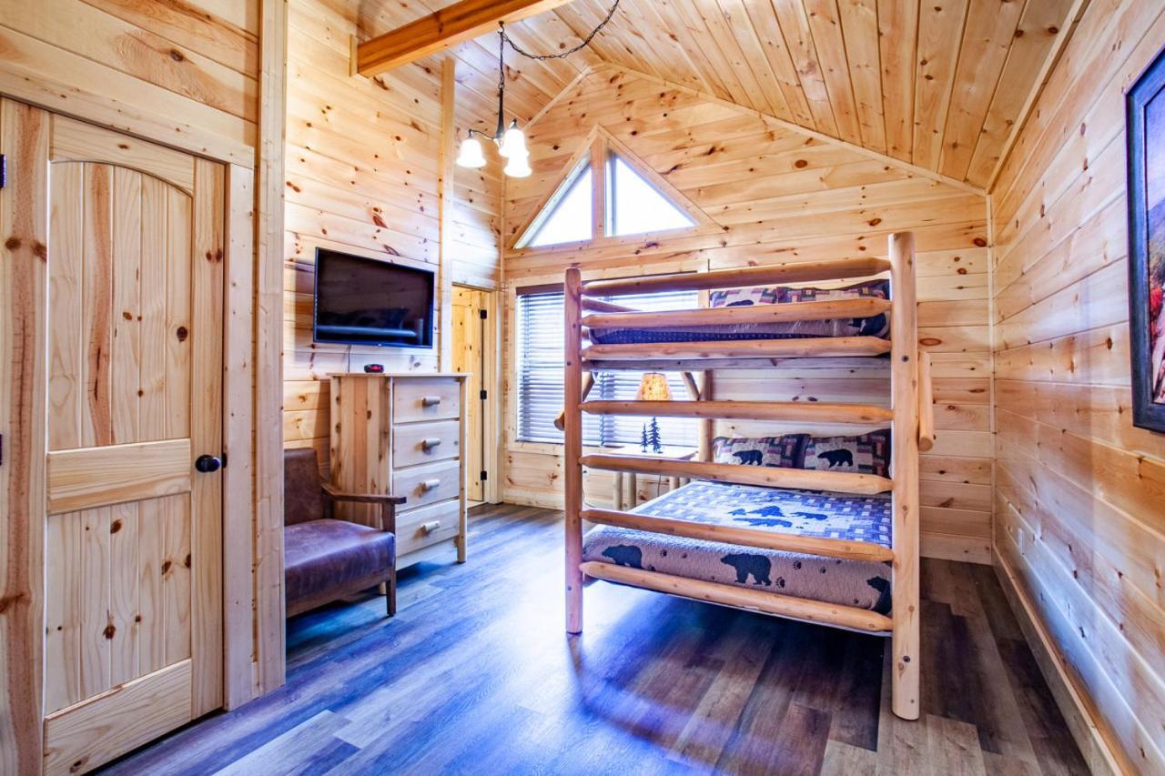 Swimming Bears Lodge 1 With Indoor Pool And Hot Tub Pigeon Forge Exterior foto