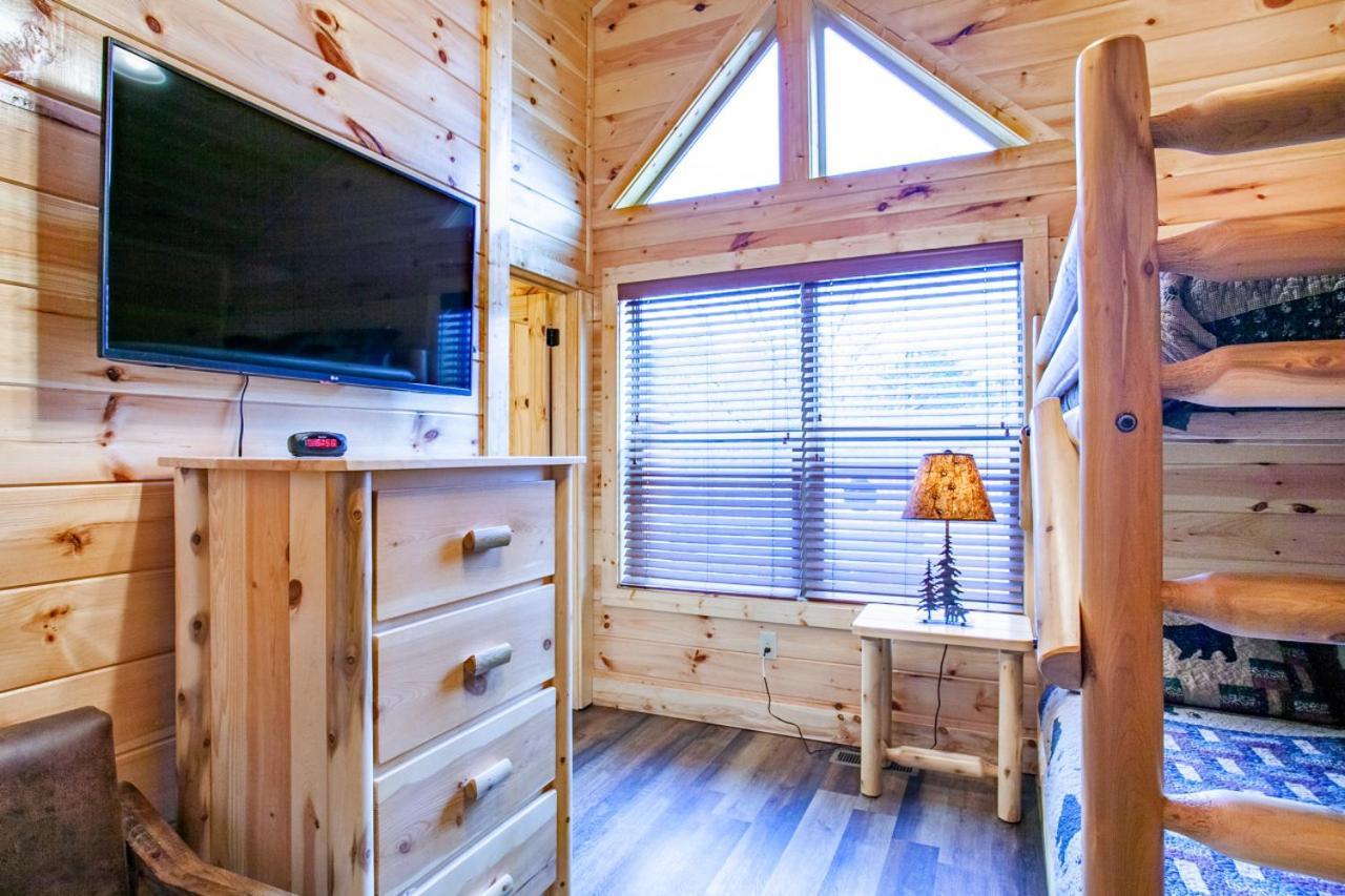 Swimming Bears Lodge 1 With Indoor Pool And Hot Tub Pigeon Forge Exterior foto