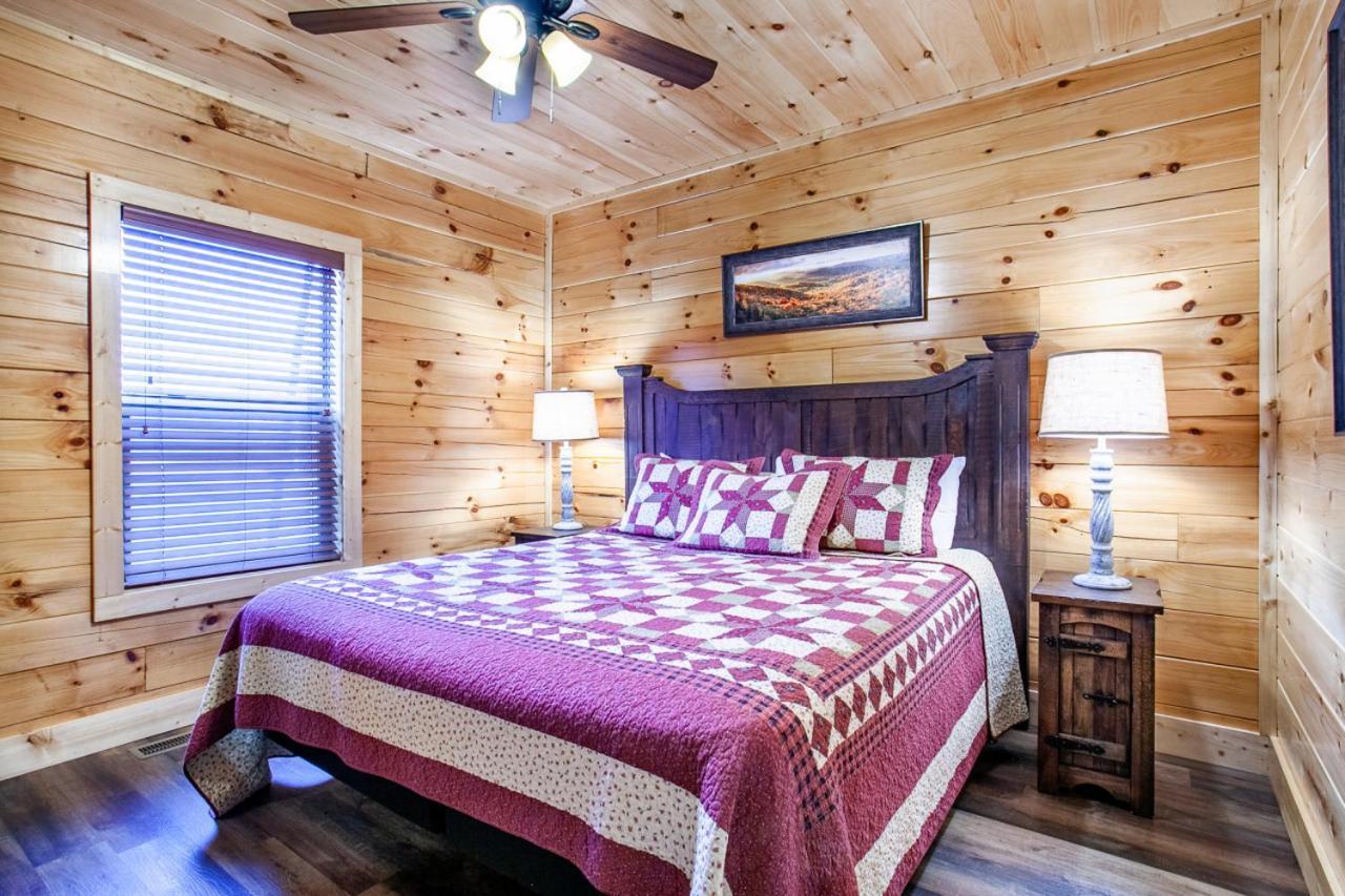 Swimming Bears Lodge 1 With Indoor Pool And Hot Tub Pigeon Forge Exterior foto